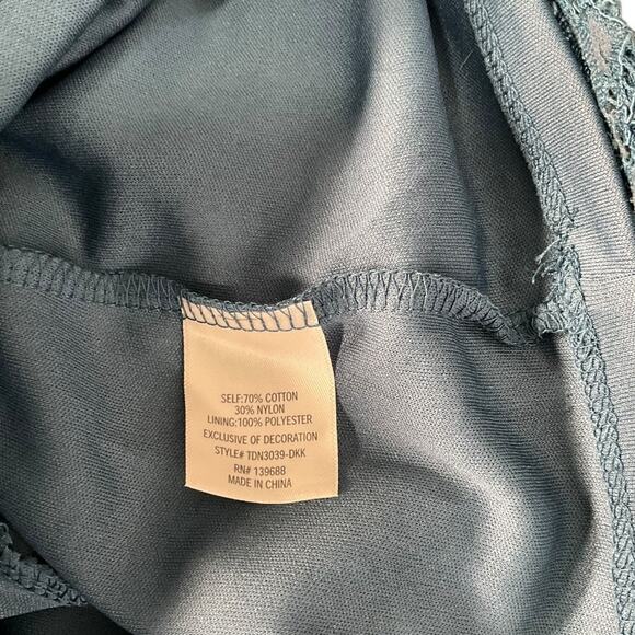 Francesca's Blue Lace Short SleeveDress Zip Back High Neck Size Large Stunning - Picture 10 of 11